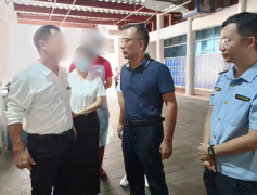 <b><b>动态龙华全面开展2025年秋季校园食物平安现患排</b></b>